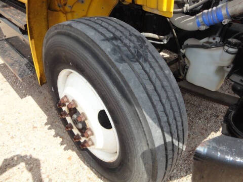 2013 Freightliner M2 106