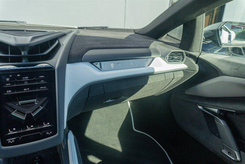 2024 Lamborghini Revuelto