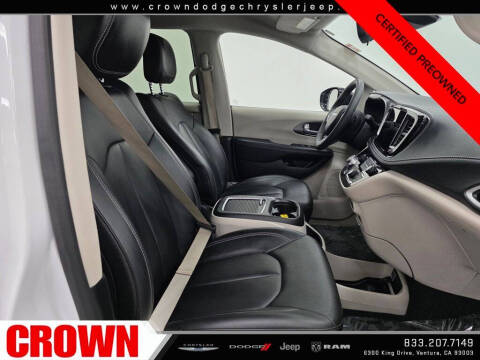 2024 Chrysler Pacifica Plug-In Hybrid Select