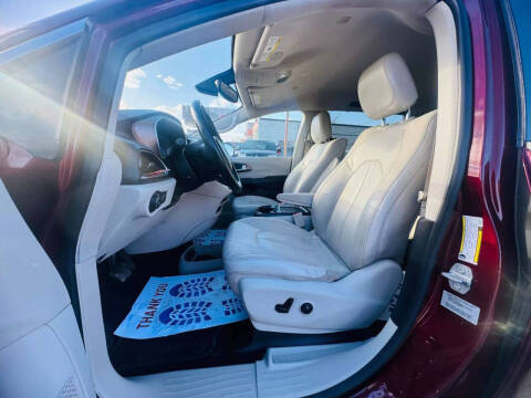 2017 Chrysler Pacifica Touring-L Plus