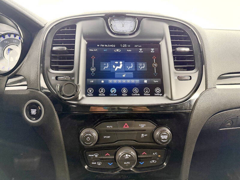 2017 Chrysler 300