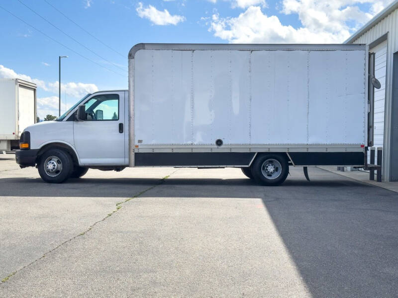 2011 Chevrolet Express G3500 null photo 10