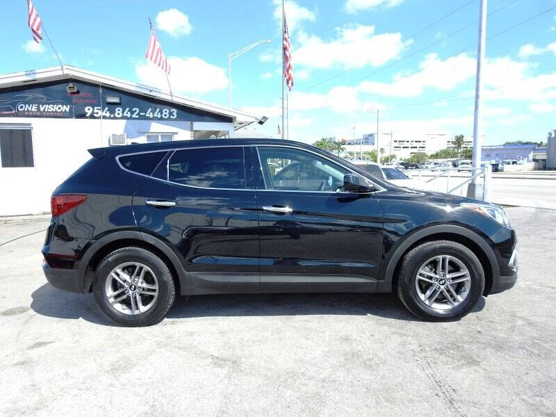 2017 Hyundai Santa Fe Sport  - $15,400