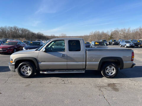 2002 Chevrolet Silverado 1500 for sale at CARS PLUS CREDIT in Independence MO