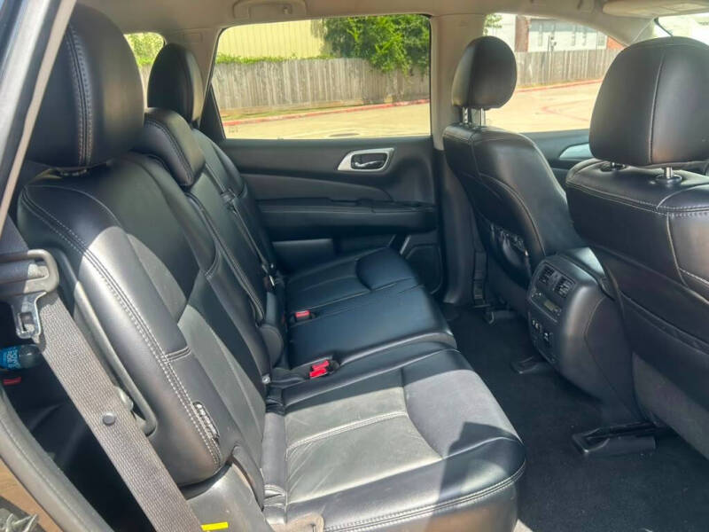 2019 Nissan Pathfinder SL