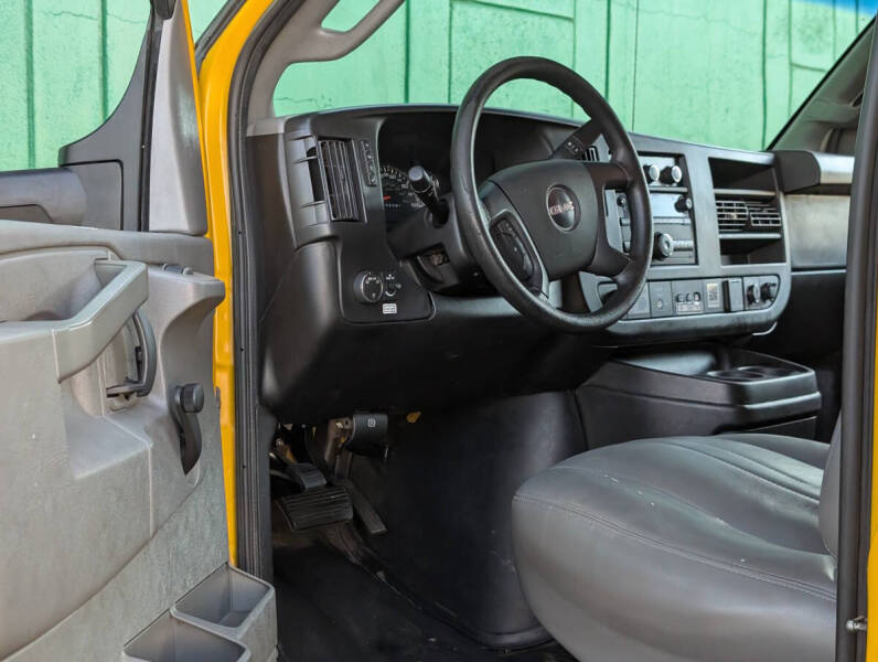 2016 GMC Savana 3500