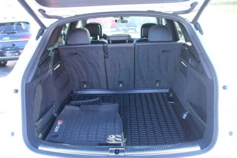 2020 Audi SQ5 3.0T quattro Premium Plus