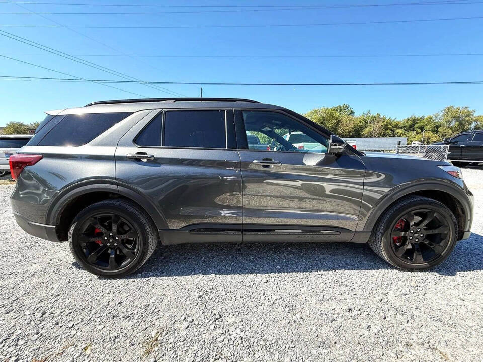 2020 Ford Explorer ST's photo