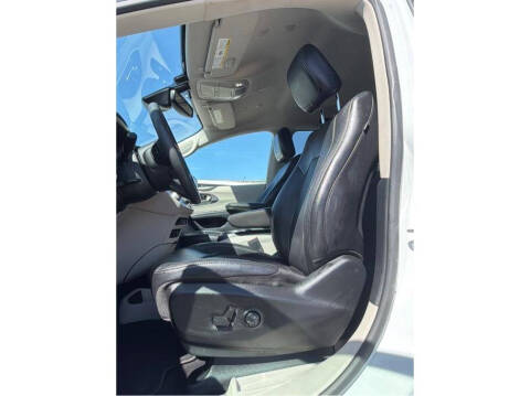 2022 Chrysler Pacifica Hybrid Touring L