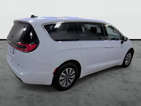 2024 Chrysler Pacifica Plug-In Hybrid