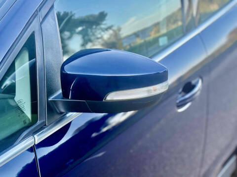2017 Ford C-MAX Energi Titanium