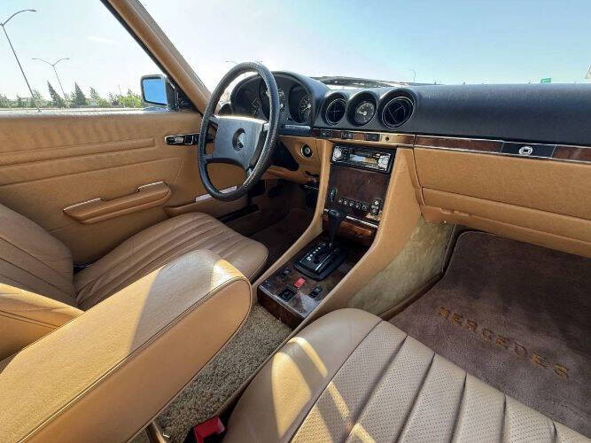 1984 Mercedes-Benz 380-Class 380 SL