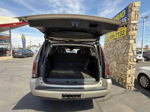 2017 Cadillac Escalade ESV Luxury