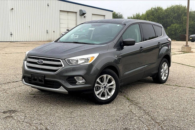 Used 2017 Ford Escape SE with VIN 1FMCU9GD0HUD17002 for sale in Montevideo, MN