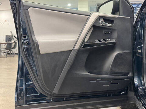 2017 Toyota RAV4 Hybrid Limited