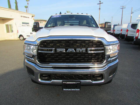 2024 RAM 3500 SLT