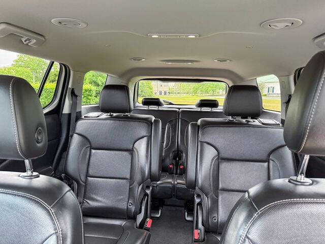 2022 GMC Acadia SLT
