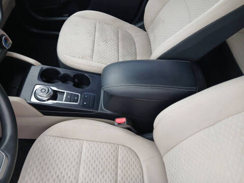 2021 Ford Escape SE