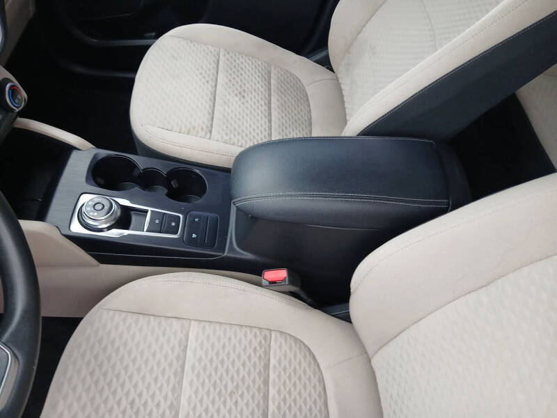 2021 Ford Escape SE