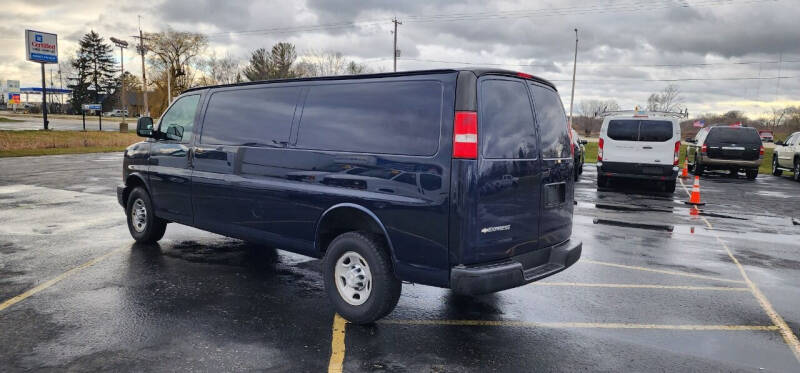 2017 Chevrolet Express Cargo Work Van photo 6