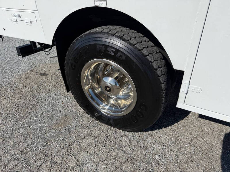 2014 Freightliner 108 SD