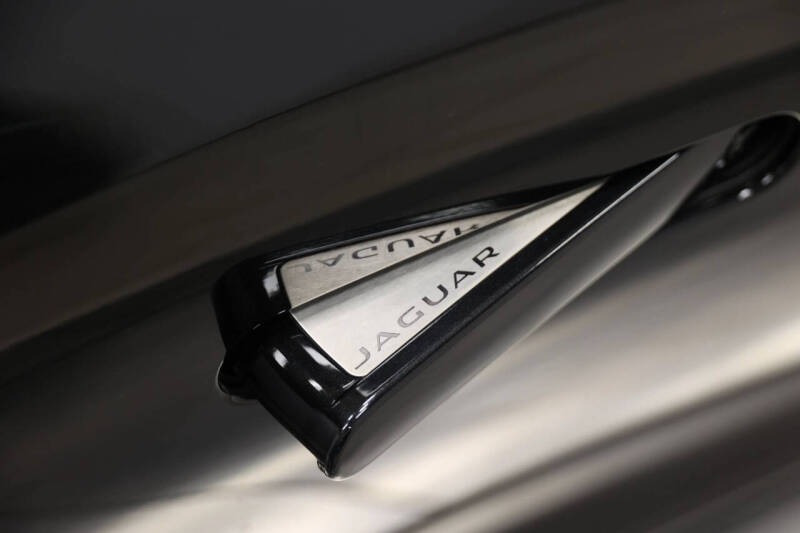 2014 Jaguar F-TYPE V8 S