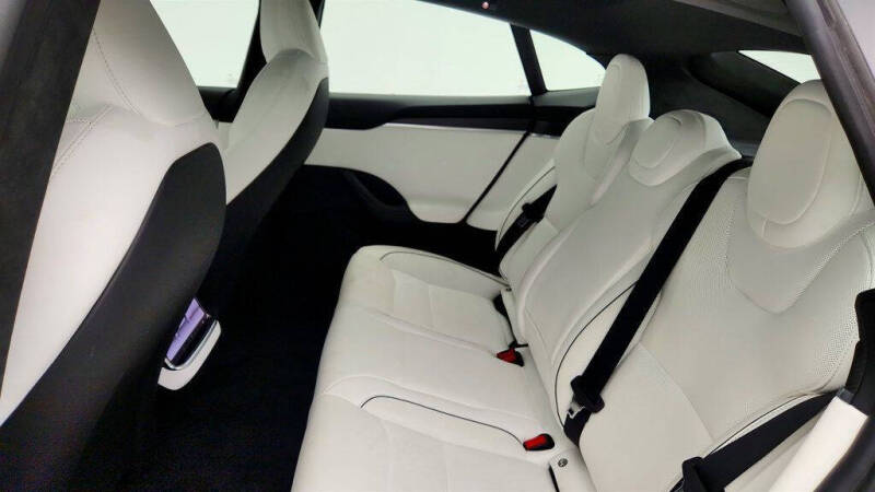 2023 Tesla Model S Plaid