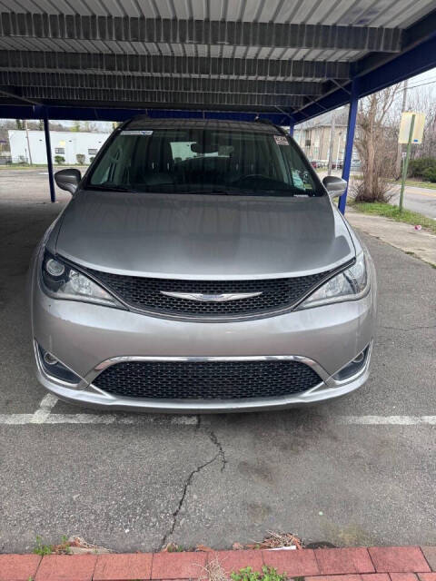 2017 Chrysler Pacifica for sale at Approve Auto Sales in PETERSBURG, VA