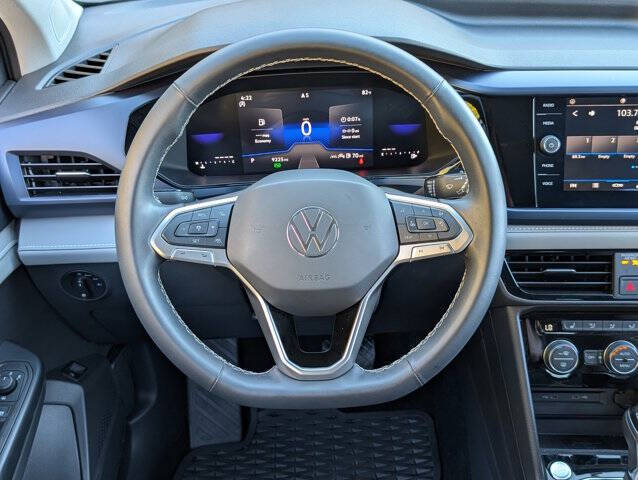 2024 Volkswagen Taos SE