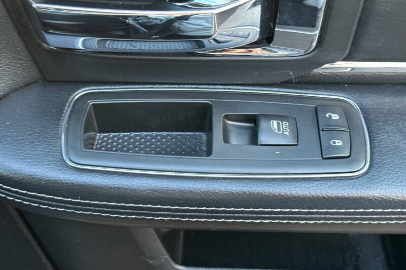 2016 RAM 1500 Laramie