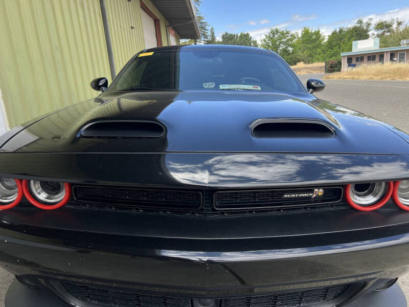 2016 Dodge Challenger 392 HEMI Scat Pack Shaker