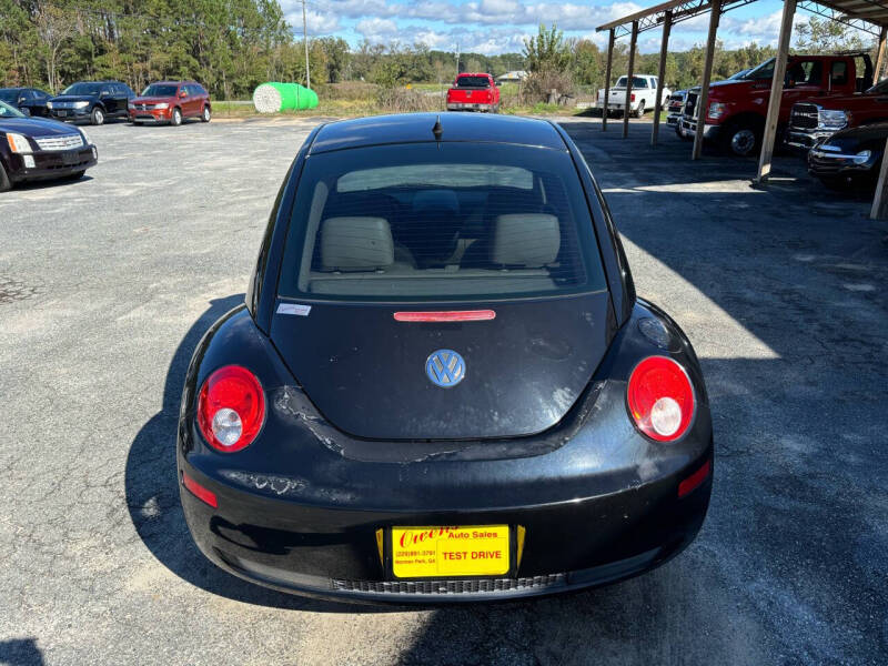 2010 Volkswagen New Beetle Base photo 5