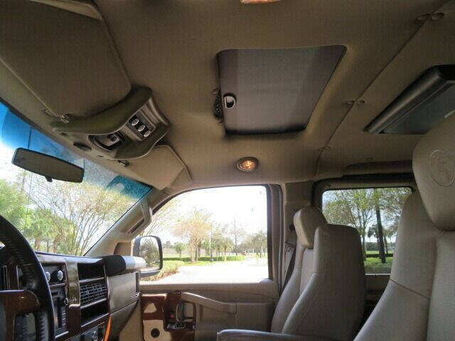 2017 GMC Savana 2500