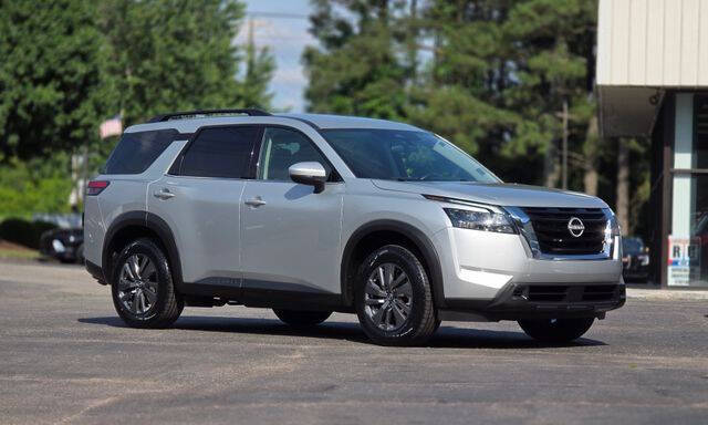 2024 Nissan Pathfinder SV 2WD's photo