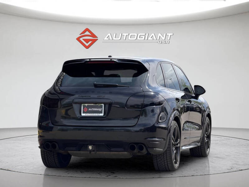 2013 Porsche Cayenne GTS