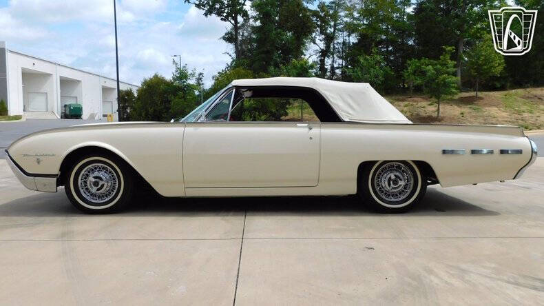 1962 Ford Thunderbird