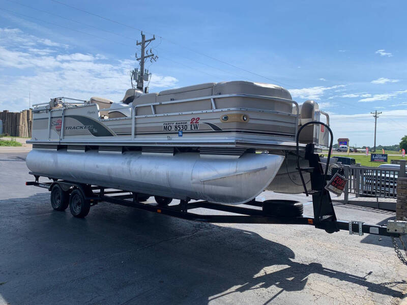2000 Sun Tracker Party Barge 22 DLX