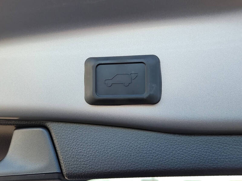 2025 Toyota RAV4 Plug-in Hybrid SE