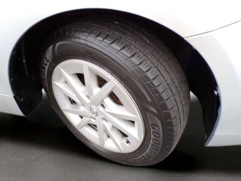 2013 Toyota Prius v Five