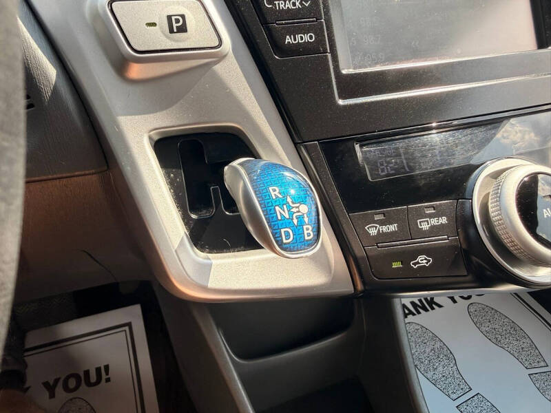 2013 Toyota Prius v Two