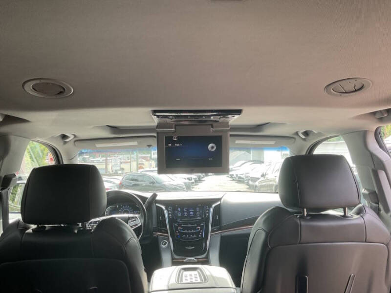 2017 Cadillac Escalade Luxury