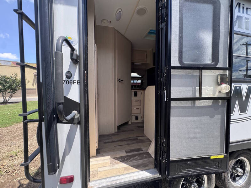 2018 Winnebago 1706FB