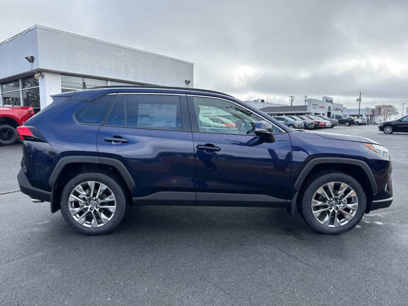 2025 Toyota RAV4 XLE Premium