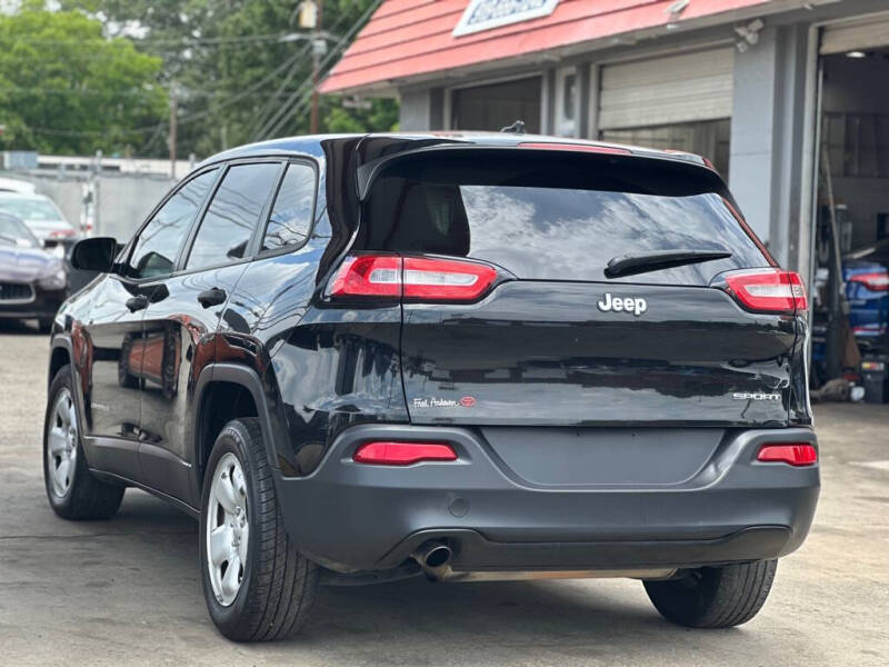 2017 Jeep Cherokee Sport