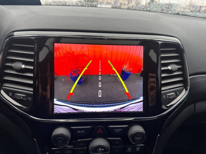 2020 Jeep Grand Cherokee Laredo