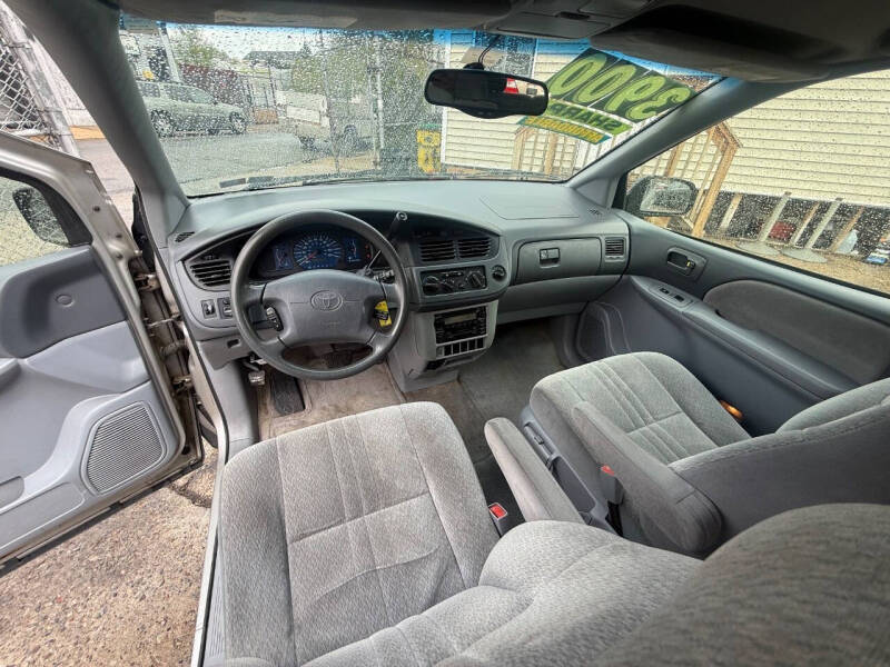 2003 Toyota Sienna CE