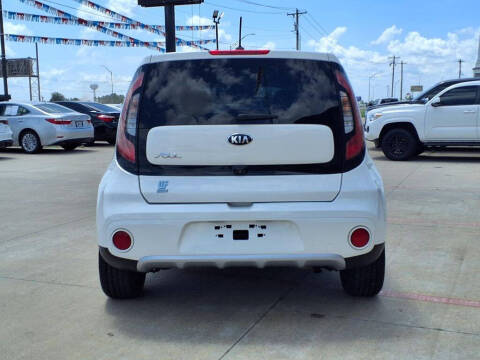 2019 Kia Soul +