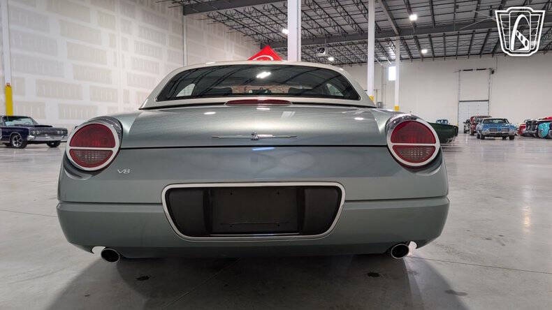 2004 Ford Thunderbird