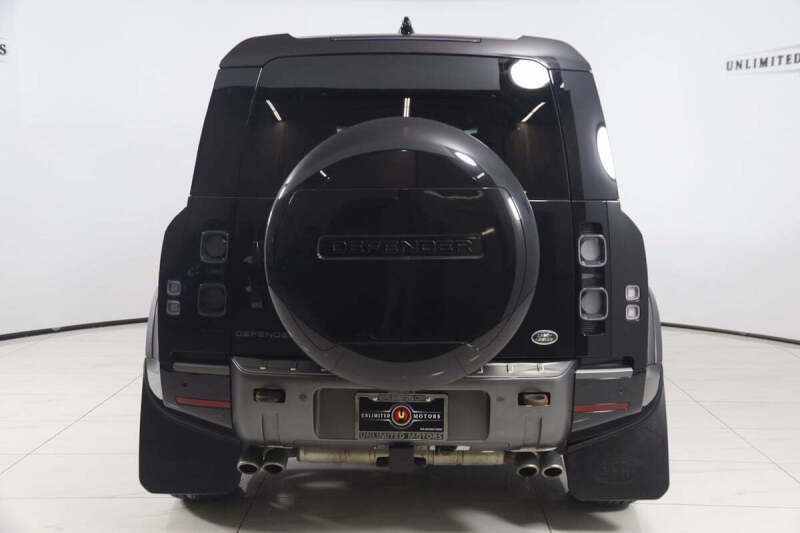 2023 Land Rover Defender 110 V8