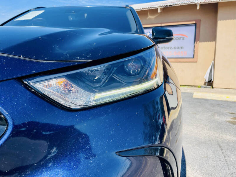 2022 Toyota Highlander XSE